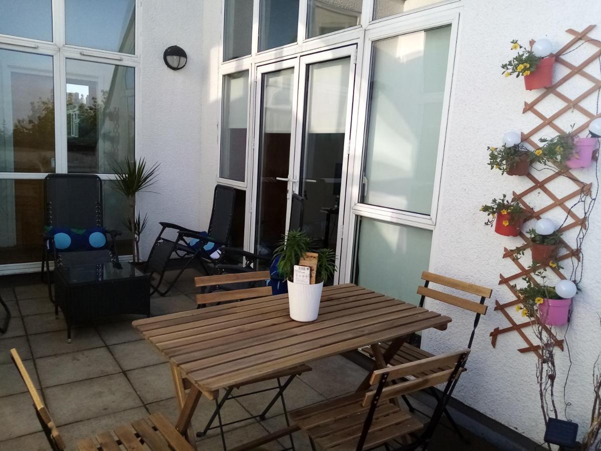 Hendon Central, Private Ensuite London