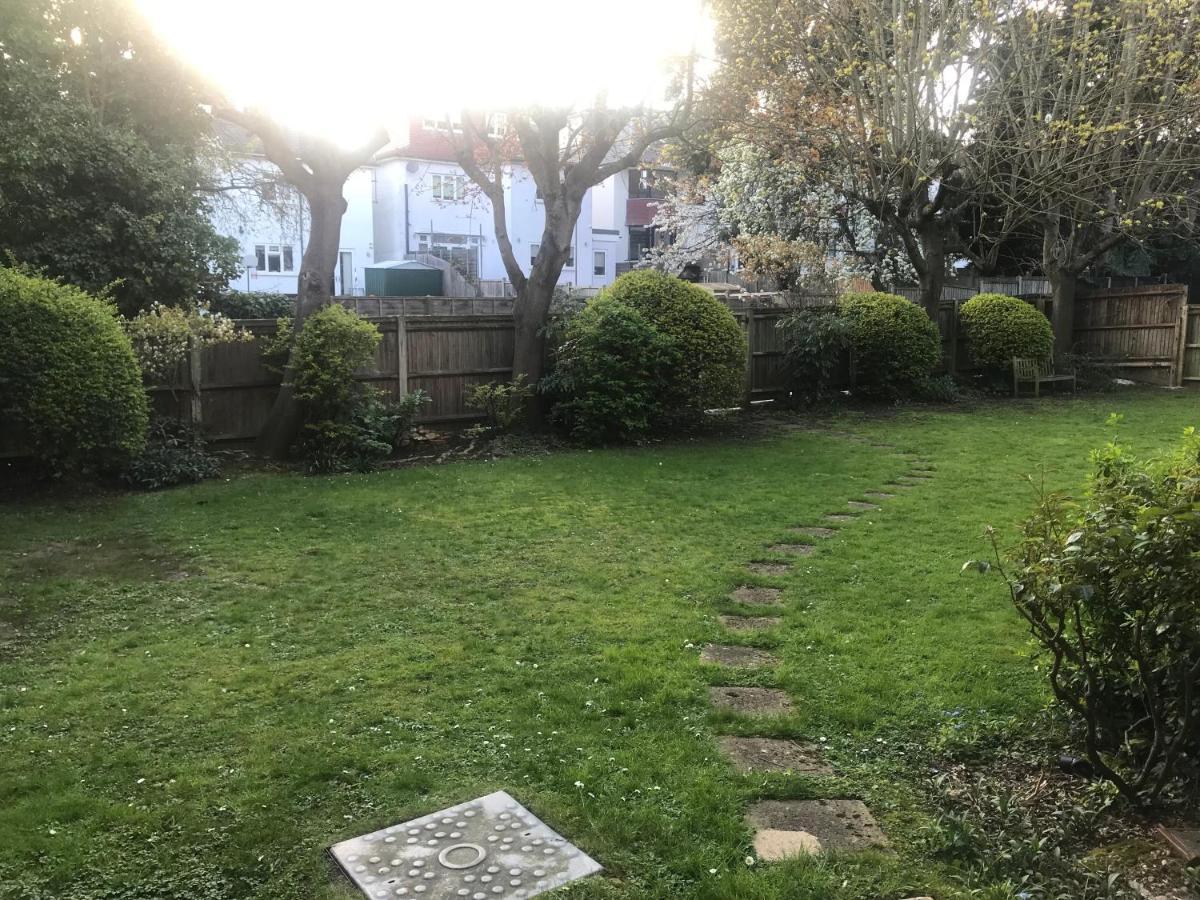 Hendon Central, Private Ensuite London